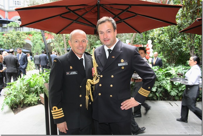 Capitan Paul Dempsey y Dr. Lohse