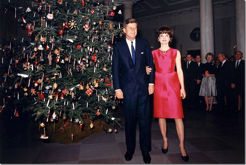 White-House-Christmases-Kennedy-1