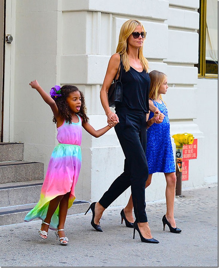 Heidi Klum Walking Thorugh SoHo With Her Kids